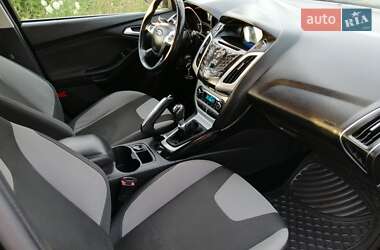 Хетчбек Ford Focus 2013 в 