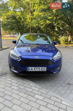 Хэтчбек Ford Focus 2015 в 