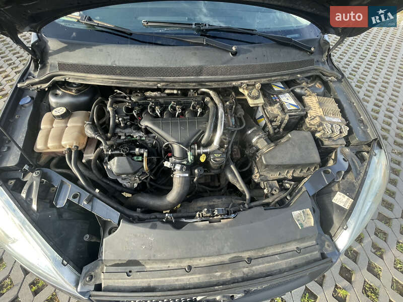 Хетчбек Ford Focus 2004 в Хмельницькому