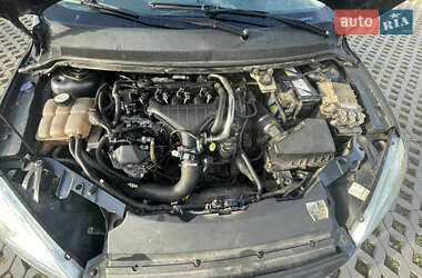 Хэтчбек Ford Focus 2004 в 