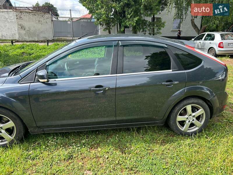 Хэтчбек Ford Focus 2008 в Нововолынске