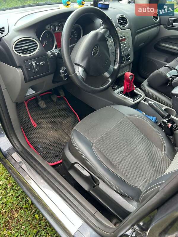 Хэтчбек Ford Focus 2008 в Нововолынске