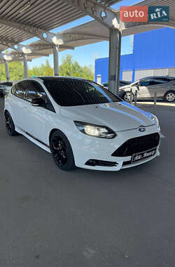 Хэтчбек Ford Focus 2014 в 