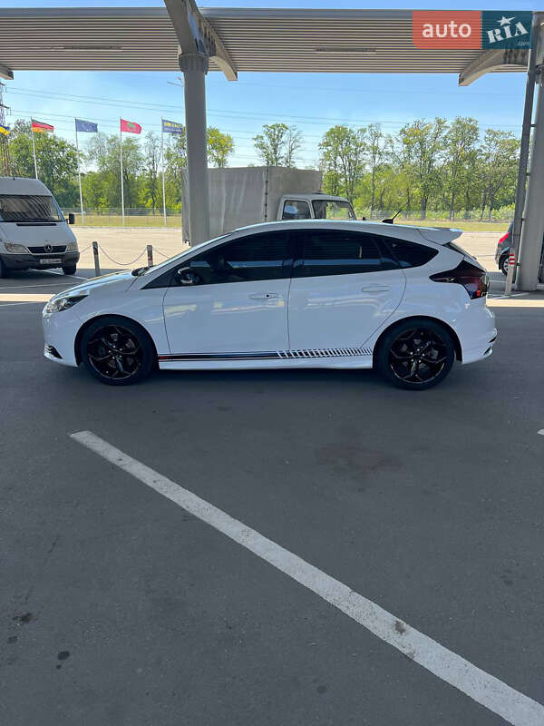Хетчбек Ford Focus 2014 в Запоріжжі