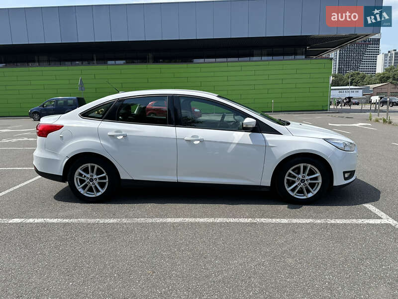 Седан Ford Focus 2016 в Києві