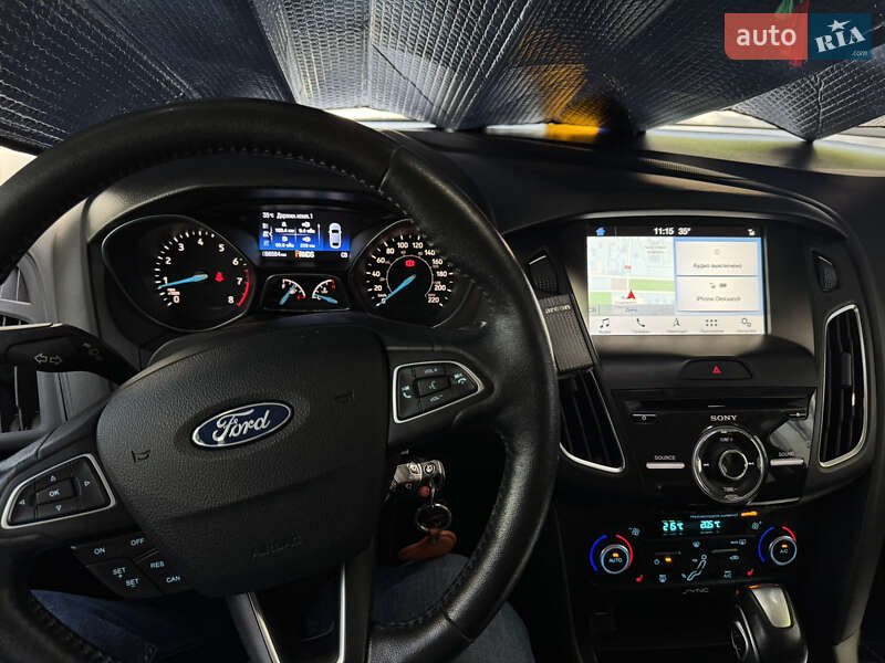 Хетчбек Ford Focus 2015 в Дніпрі
