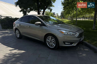 Седан Ford Focus 2015 в 