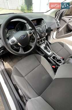 Хэтчбек Ford Focus 2013 в 