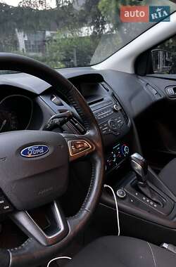 Хэтчбек Ford Focus 2016 в 
