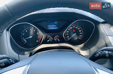 Хэтчбек Ford Focus 2013 в 