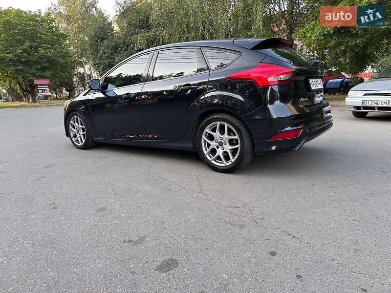 Хэтчбек Ford Focus 2015 в Полтаве