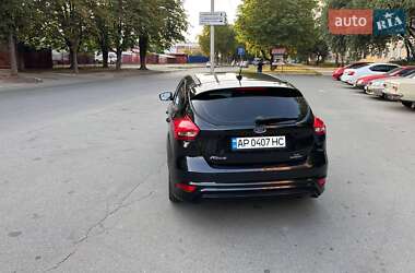 Хэтчбек Ford Focus 2015 в 