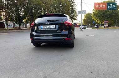 Хэтчбек Ford Focus 2015 в 