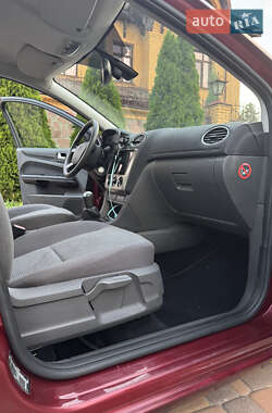 Седан Ford Focus 2005 в 