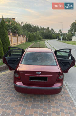 Седан Ford Focus 2005 в 