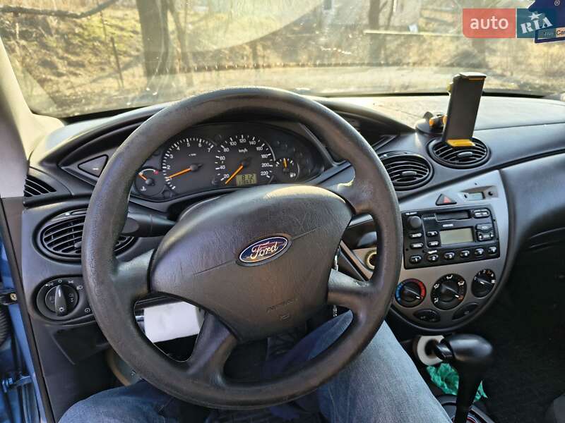 Седан Ford Focus 2003 в Пустомитах