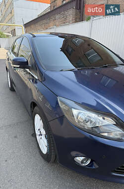 Седан Ford Focus 2012 в 