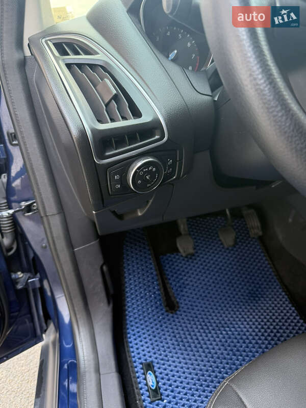 Седан Ford Focus 2012 в Днепре