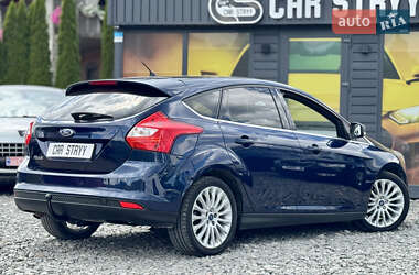 Хэтчбек Ford Focus 2011 в 