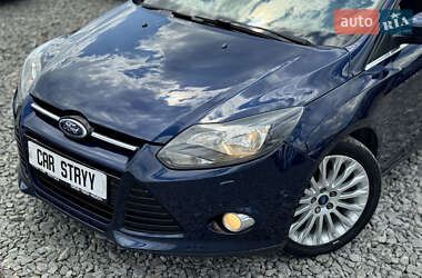 Хэтчбек Ford Focus 2011 в 