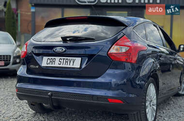 Хэтчбек Ford Focus 2011 в 