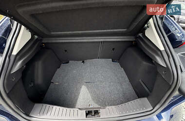 Хэтчбек Ford Focus 2011 в 