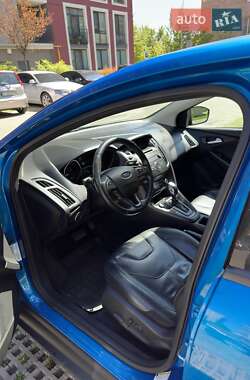 Седан Ford Focus 2015 в 