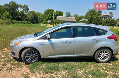 Хэтчбек Ford Focus 2015 в Черновцах