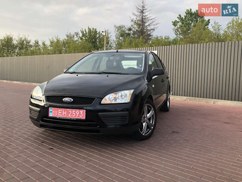Хэтчбек Ford Focus 2006 в Сарнах