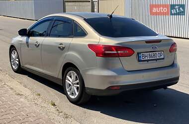 Седан Ford Focus 2015 в 