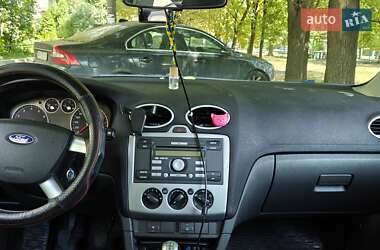 Хэтчбек Ford Focus 2006 в 