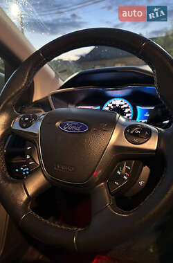 Хэтчбек Ford Focus 2013 в 