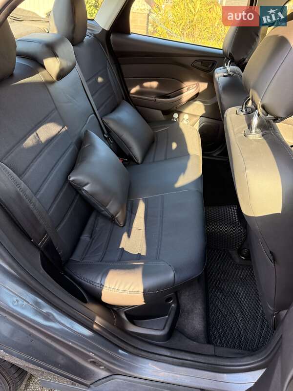 Седан Ford Focus 2011 в Бобровиці