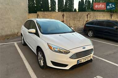 Седан Ford Focus 2015 в 