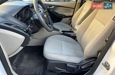 Седан Ford Focus 2015 в 