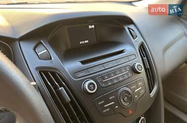 Седан Ford Focus 2015 в 