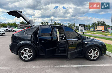 Хэтчбек Ford Focus 2005 в 