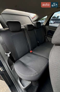 Хэтчбек Ford Focus 2005 в 