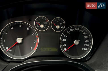 Хэтчбек Ford Focus 2005 в 