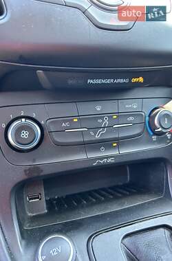Хэтчбек Ford Focus 2016 в 
