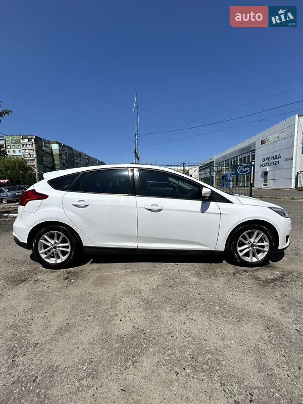 Хетчбек Ford Focus 2016 в Сумах