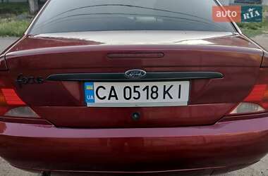 Седан Ford Focus 2001 в 