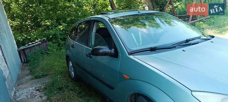 Хэтчбек Ford Focus 1999 в Дубно