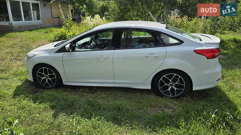 Седан Ford Focus 2016 в Києві