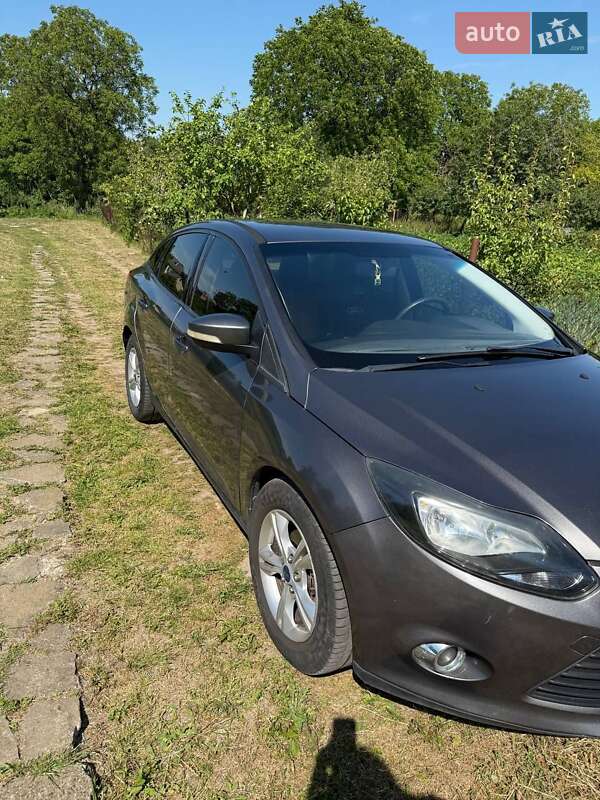 Седан Ford Focus 2013 в Мервичах