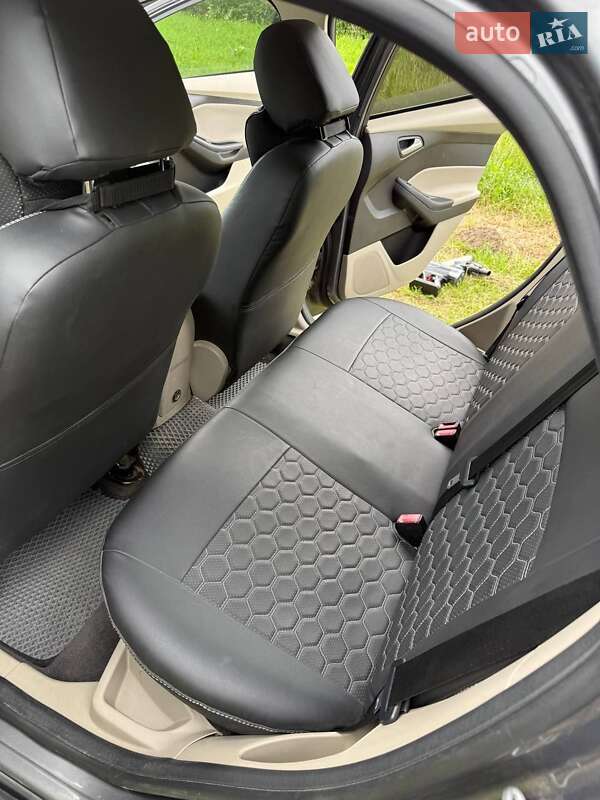 Седан Ford Focus 2013 в Мервичах