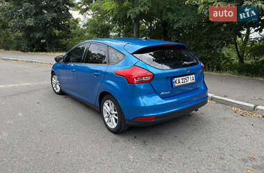 Хетчбек Ford Focus 2015 в 