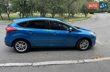 Хетчбек Ford Focus 2015 в 