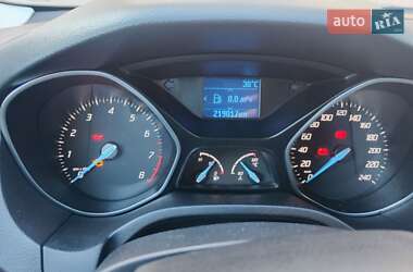 Хэтчбек Ford Focus 2011 в 