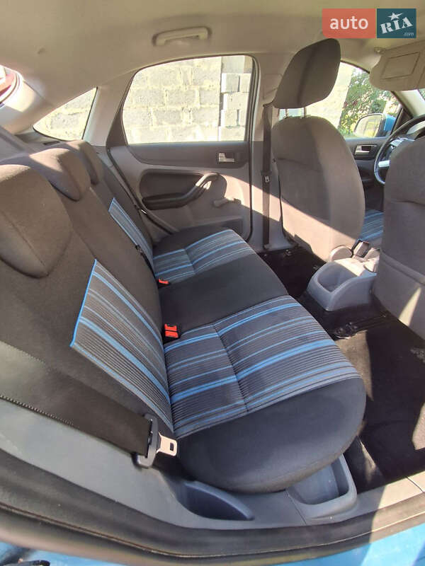 Хэтчбек Ford Focus 2007 в Хырове